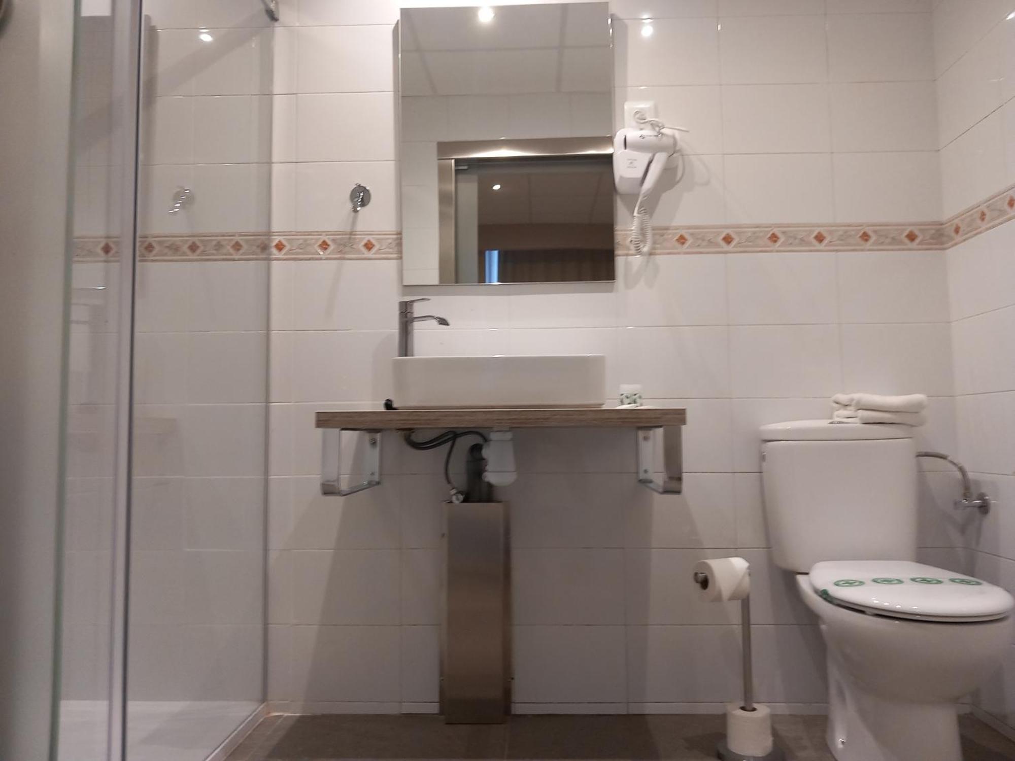 Aparthotel Montcada מראה חיצוני תמונה