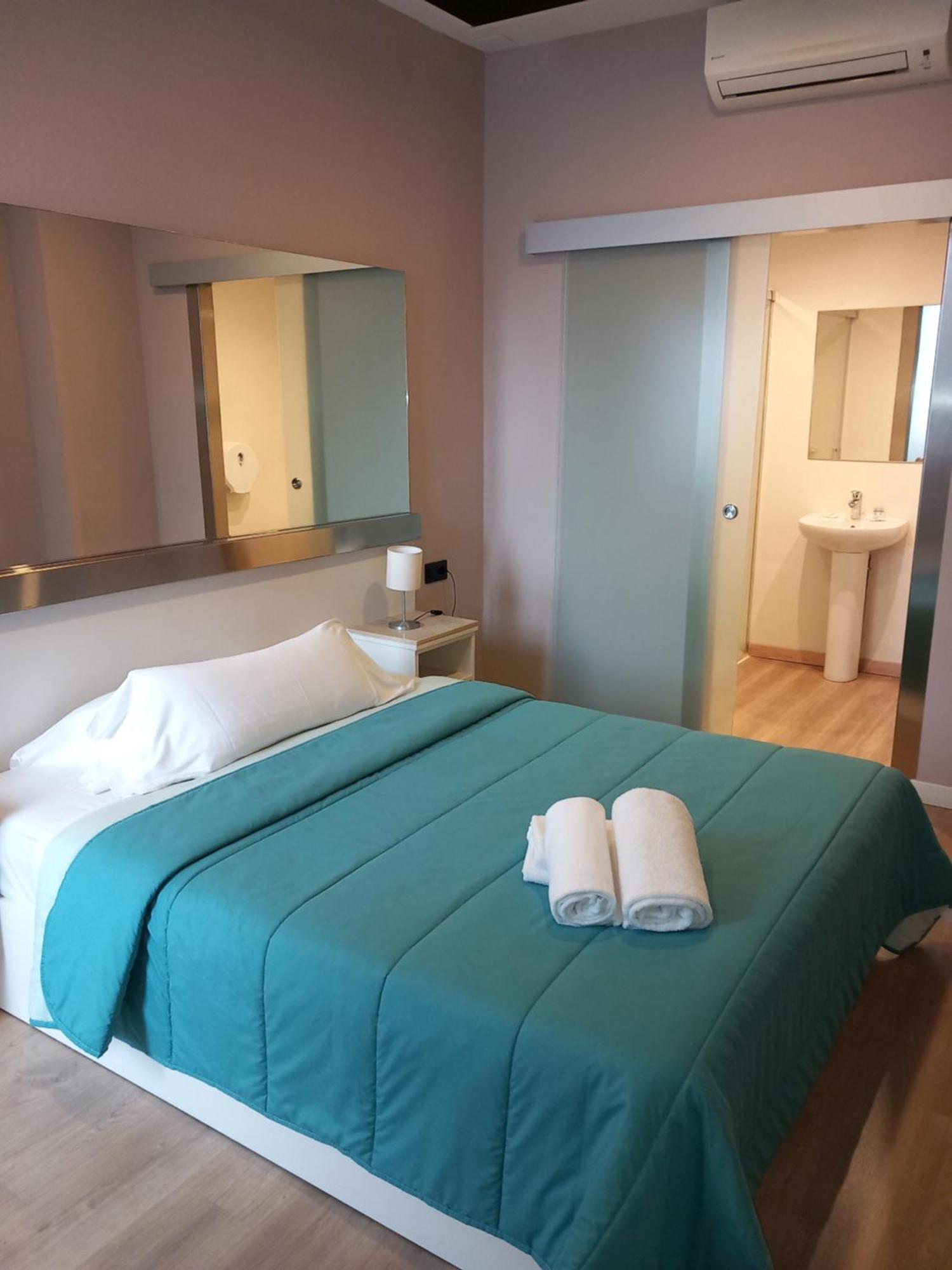 Aparthotel Montcada מראה חיצוני תמונה